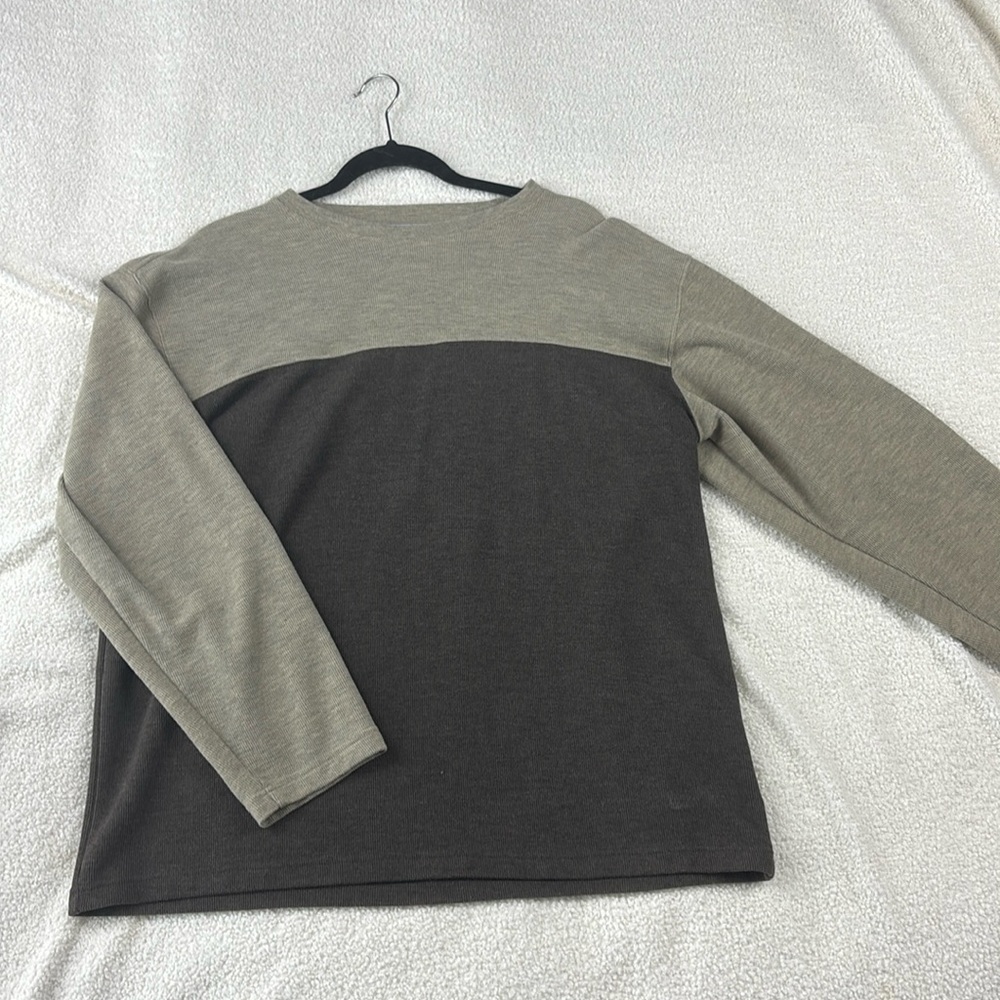 Men’s size large FARAH sweater